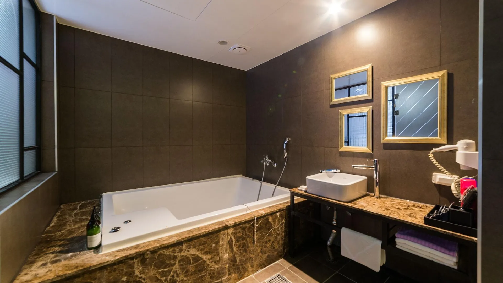 2 Heaven Hotel Songdo Busan South Korea