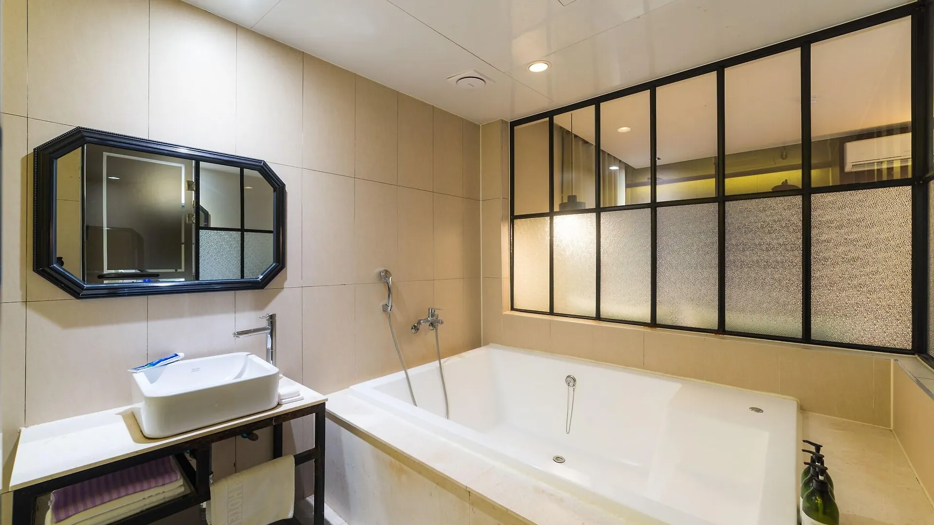 **  2 Heaven Hotel Songdo Busan South Korea